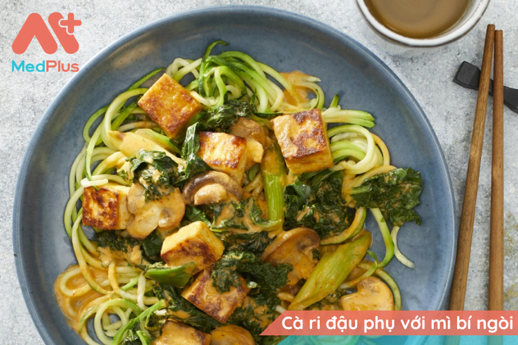 Mì bí ngòi với cà ri đậu phủ 