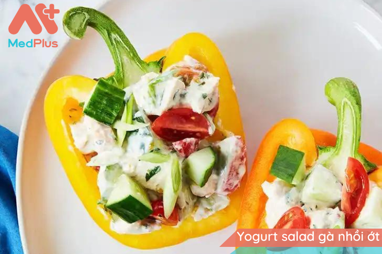 Yogurt salad gà nhồi ớt là món ăn Eat clean cho bữa tối 