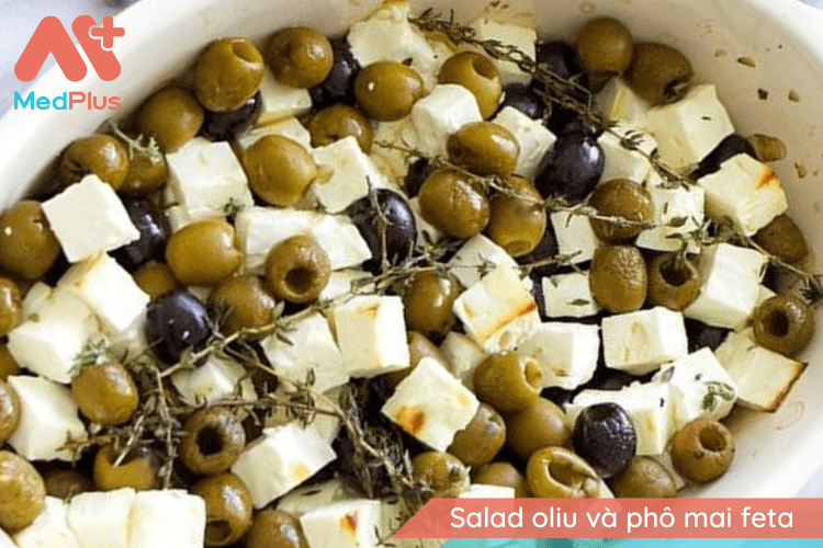 Salad ôliu và phô mai feta