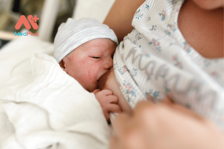 Tại sao nên cho con bú sữa mẹ: Lợi ích cho bé và mẹ