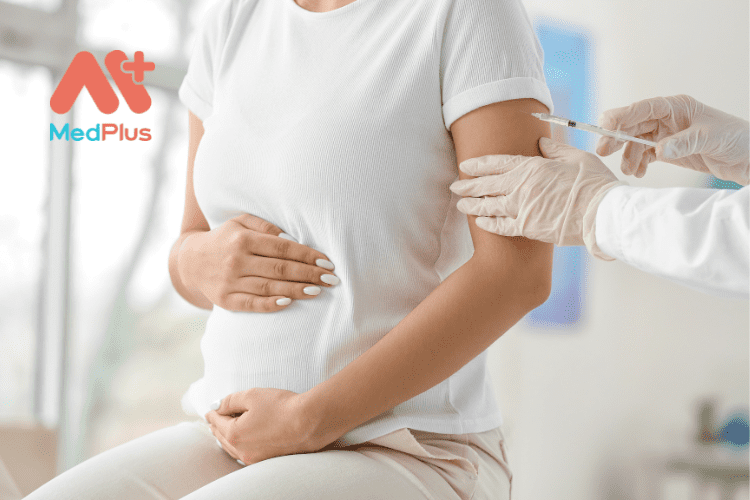 7 Vắc xin bà bầu nên tiêm trước và trong khi mang thai