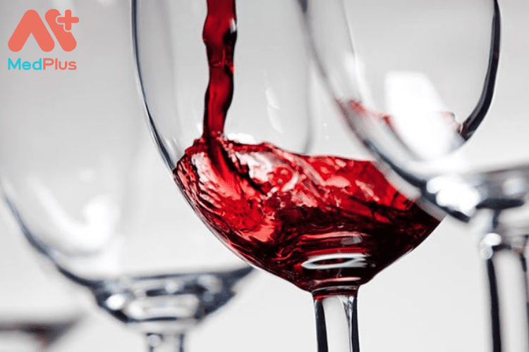 Rượu vang đỏ khô phù hợp cho chế độ ăn Keto 