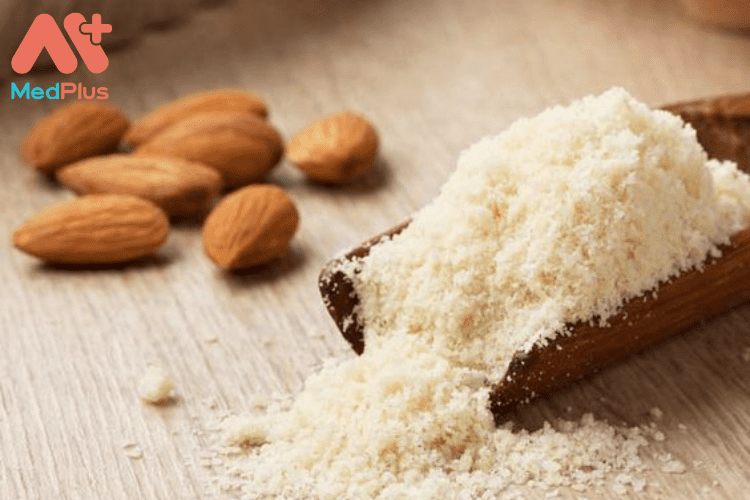 Hãy đổi 1/4 lượng bột mì đa dụng trong công thức thành bột hạnh nhân