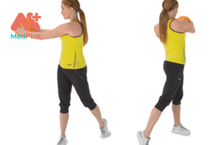 Bài tập Standing Russian Twist cải thiện sức mạnh cơ thể