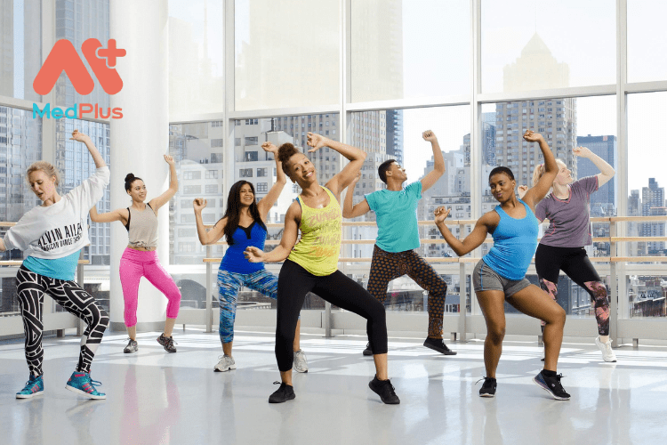 Zumba Dance Workout là gì Những lợi ích của bài tập