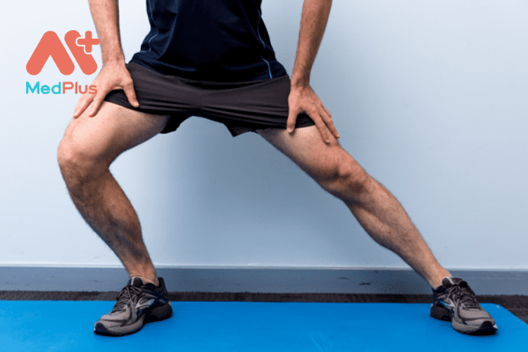 Bài tập căng khớp háng đứng giúp giảm đau khớp háng hiệu quả