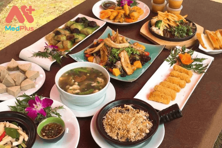 Món ăn tại quán Hoàng Kim Chay hấp dẫn và được làm từ nhiều loại nguyên liệu tươi và mới
