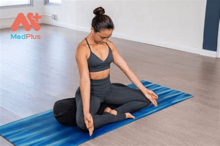 Tư thế yoga Sukasana dành cho người mới tập luyện