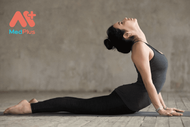 Tư thế yoga rắn hổ mang dành cho người mới tập luyện