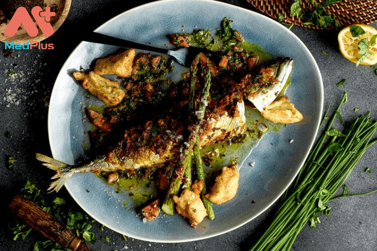 Món cá thu nướng măng tây chỉ có 1 vài thành phần và chứa nhiều dinh dưỡng