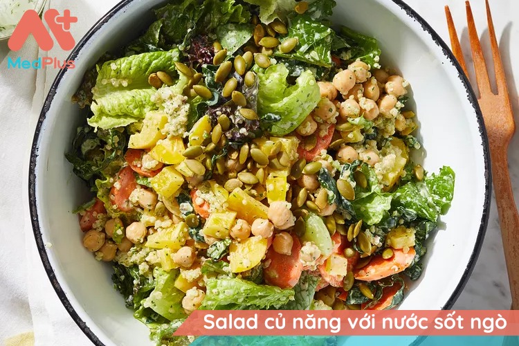 Công thức salad chay tốt cho sức khỏe này có đậu xanh và quinoa để tăng cường protein. 