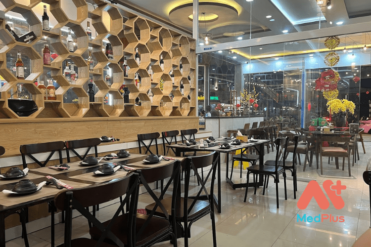 Nhà hàng Thuần chay Hương Việt có cách bài trí rất đẹp mắt và vô cùng sáng tạo