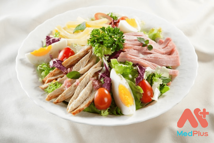 Salad gà có tốt cho sức khỏe không?